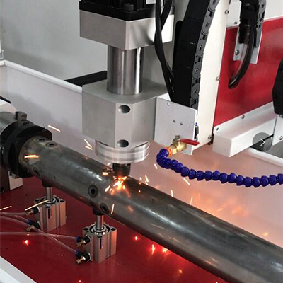 湖南客戶自動(dòng)鉆攻機(jī)一臺(tái)